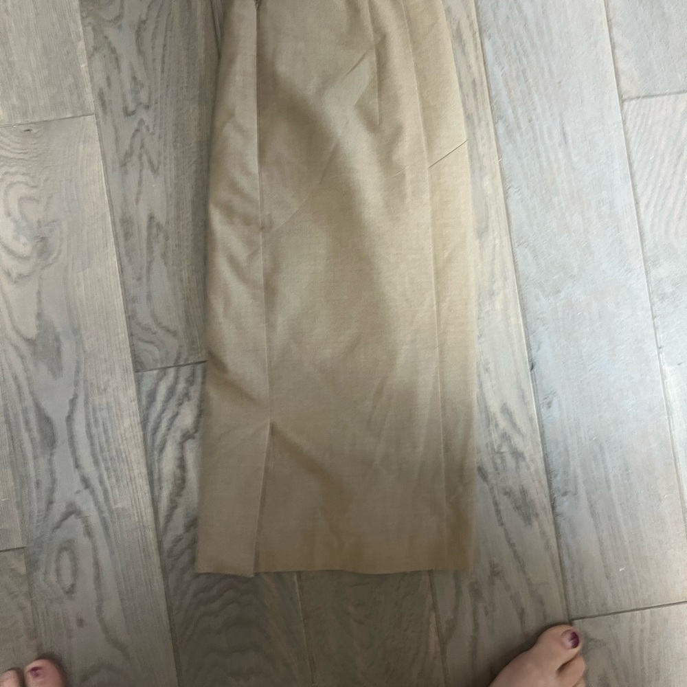 THE Limited Collection Tan Penci Skirt, Size 10, excellent condition (2 for $21) - Picture 3 of 3